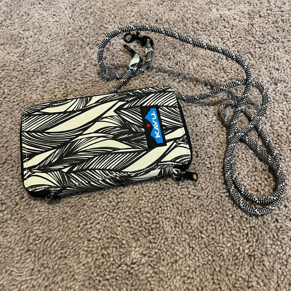 KAVU wallet crossbody